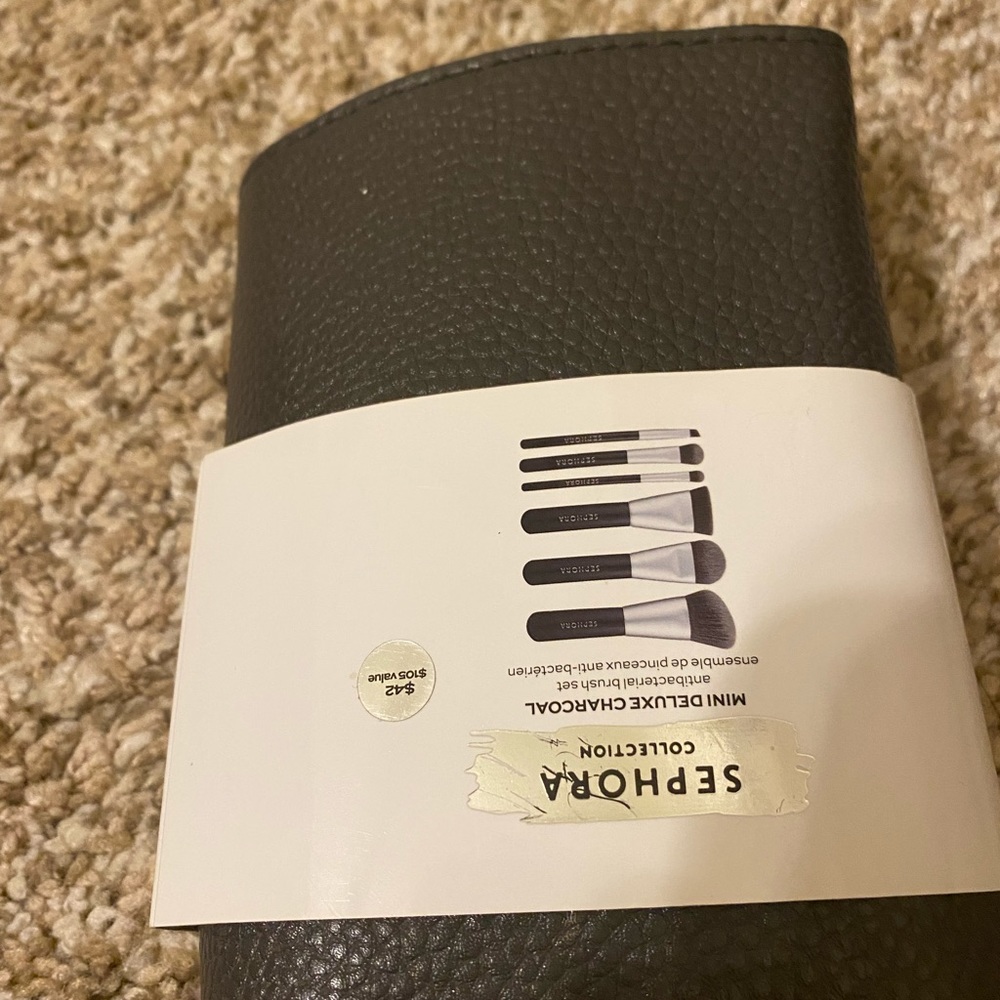 Makeup Brushes - image 2